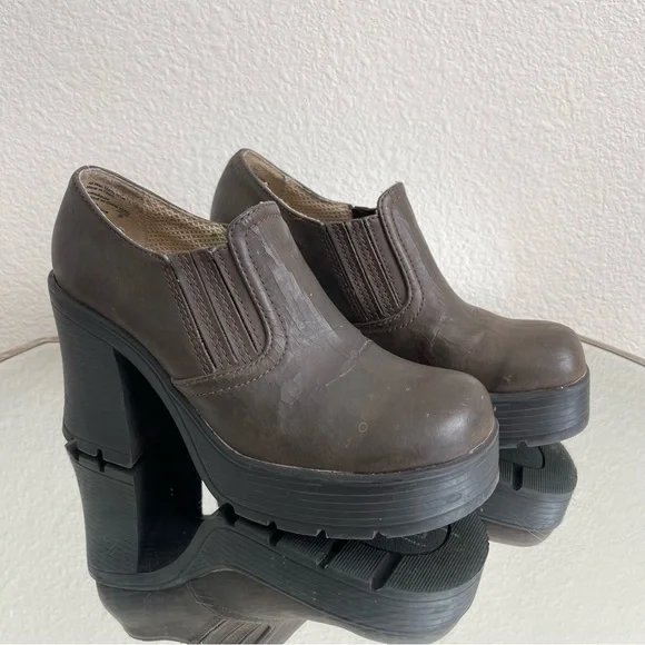 LOWER EAST SIDE Vintage Y2K Brown Faux Leather Chunky Platform Heeled Ankle Boot - Picture 3 of 14